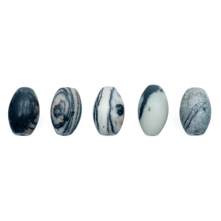 Piedra Natural 8x12mm Ovoide Liso Black Picaso