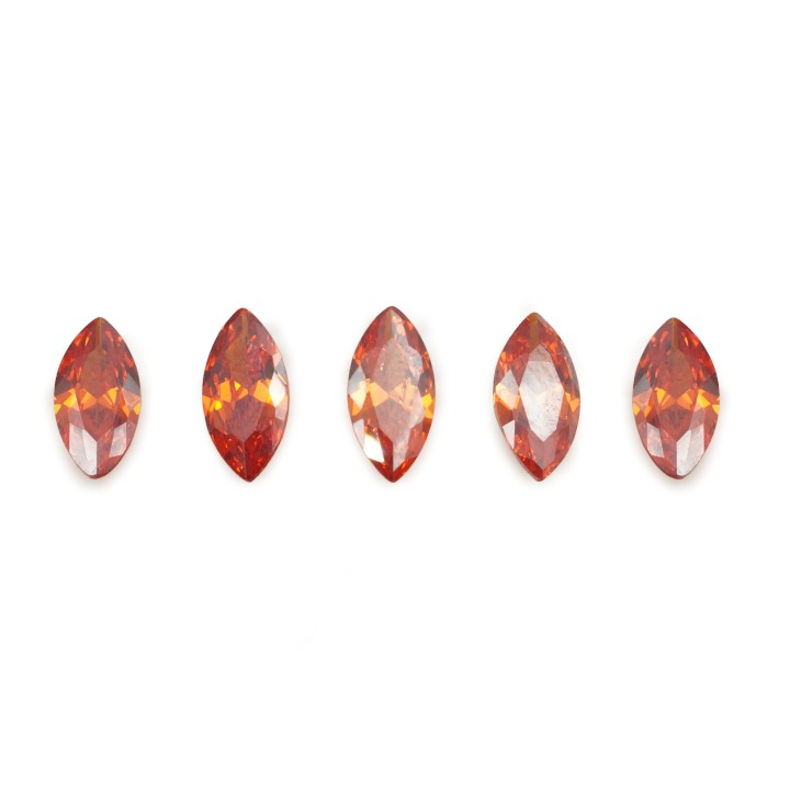 Zirconia de 12x6mm Forma navet Empaque de 100pz