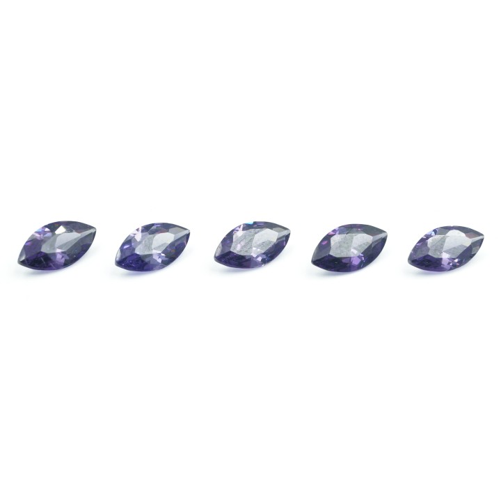Zirconia de 18x9mm Forma navet Empaque de 30pz