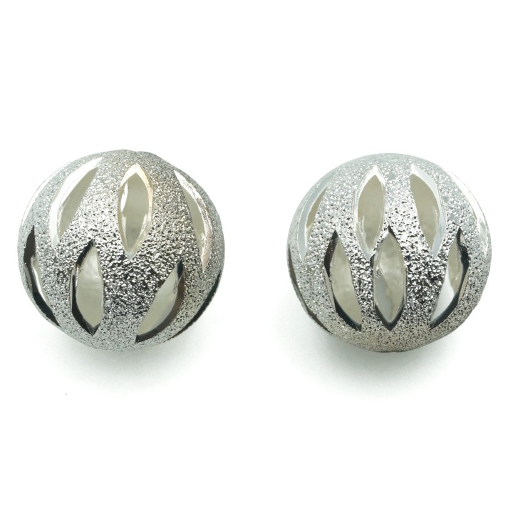 Bola perforada 18 mm de laton para collar y pulsera